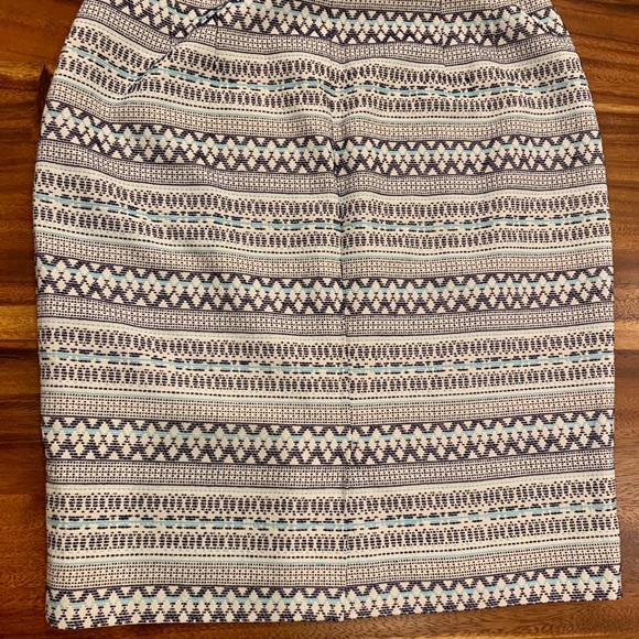 Limited Pencil Skirt - Picture 3 of 4